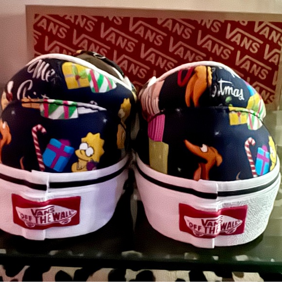 Rare Simpson’s Christmas Vans NWT - Picture 3 of 4